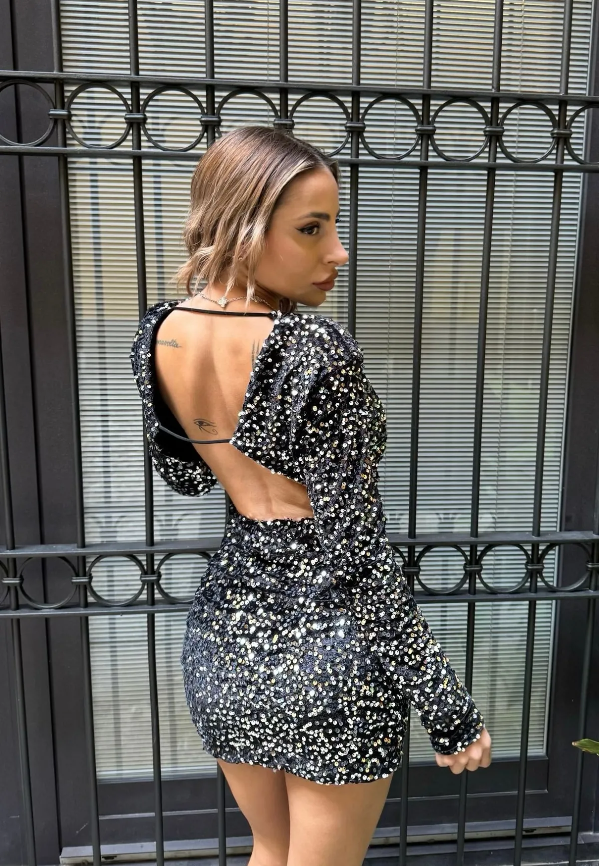 Best Abito con paillettes nero argento schiena aperta Abiti