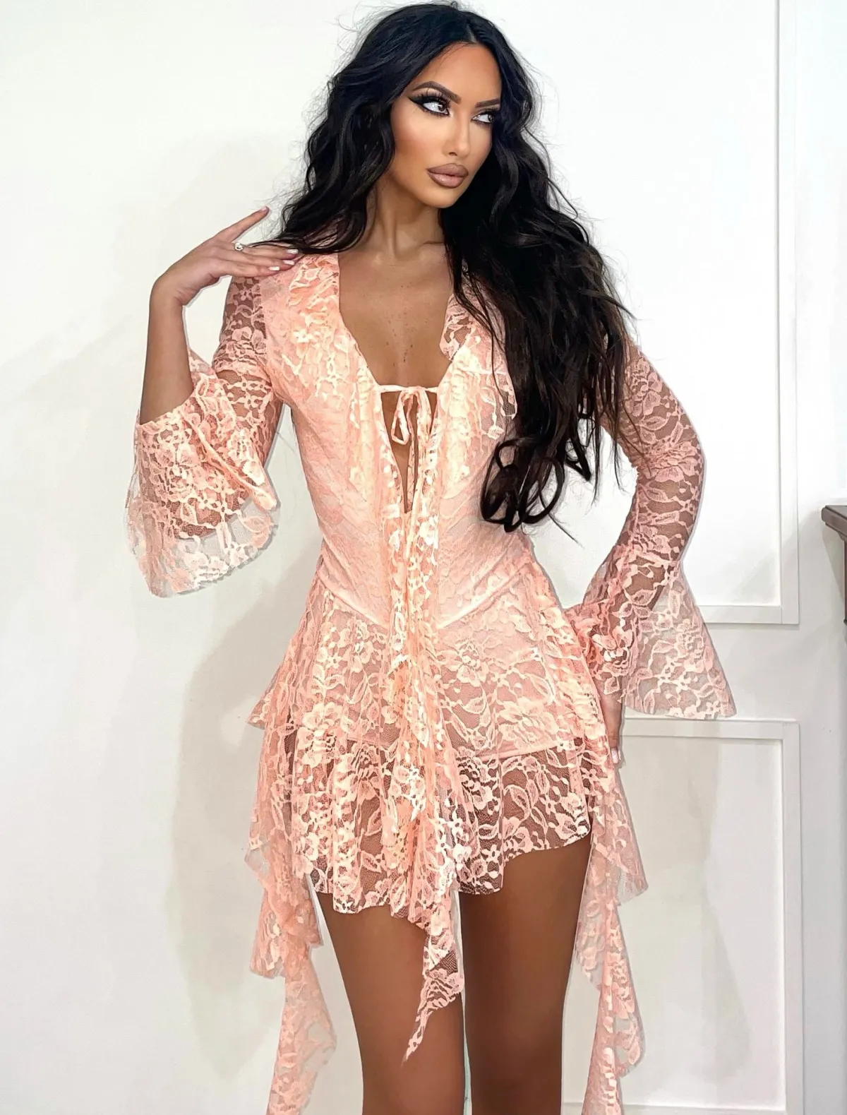 Outlet Abito in pizzo rosa con rouches Abiti