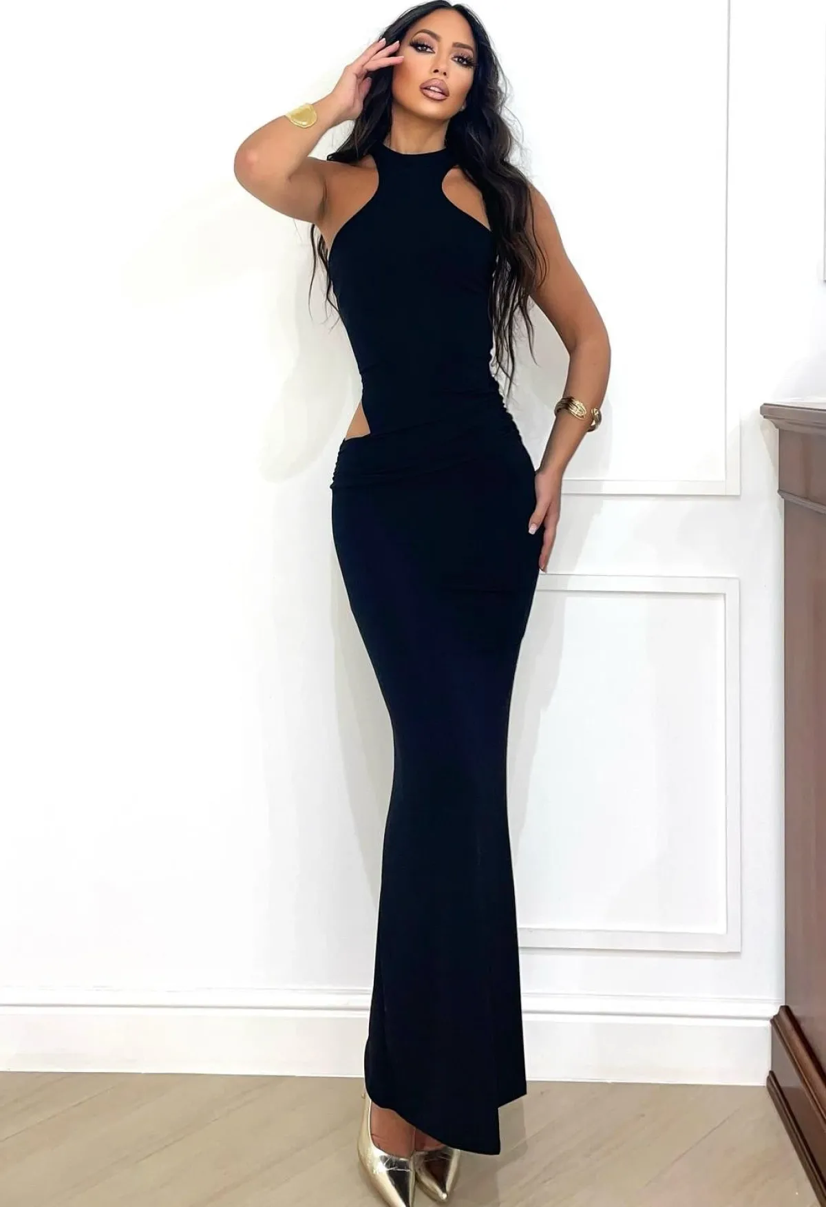 Outlet Abito lungo nero con choker e apertura laterale Abiti