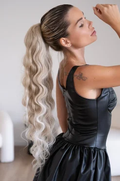 Sale Coda #103/60 ondulata con Coulisse Biondo Ghiaccio Degradè Code Per Bionde