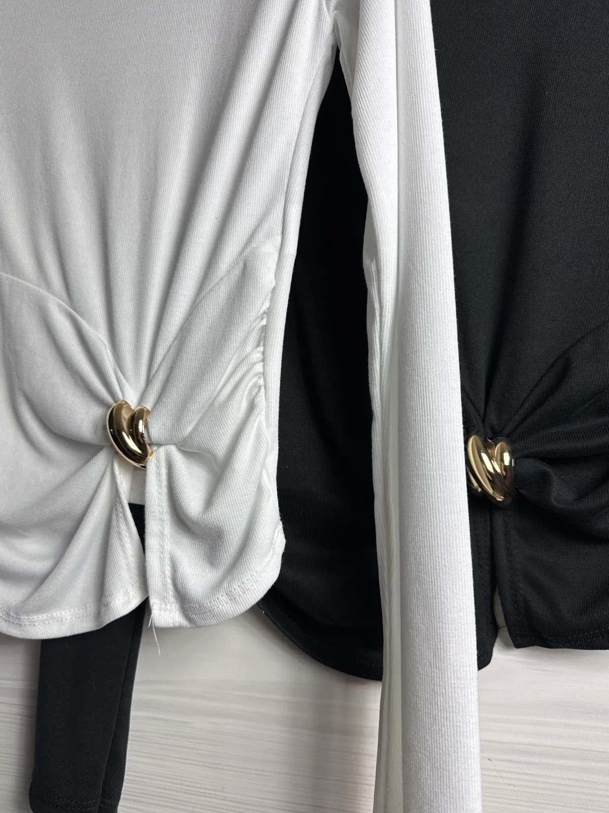 Clearance Maglia con fiocco e gioiello oro Bluse & Top