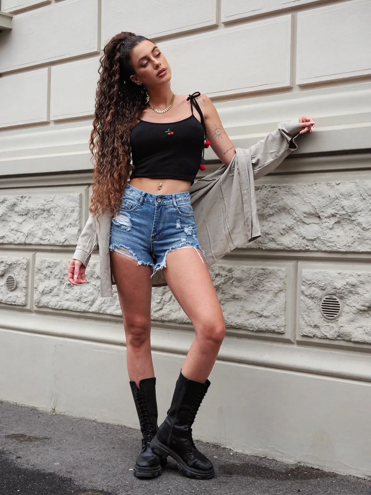 Discount Short denim chiaro con strappini Pantaloni