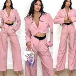 Outlet Tailleur giacca e pantalone rosa con dettaglio nero in pizzo Completi & Tute